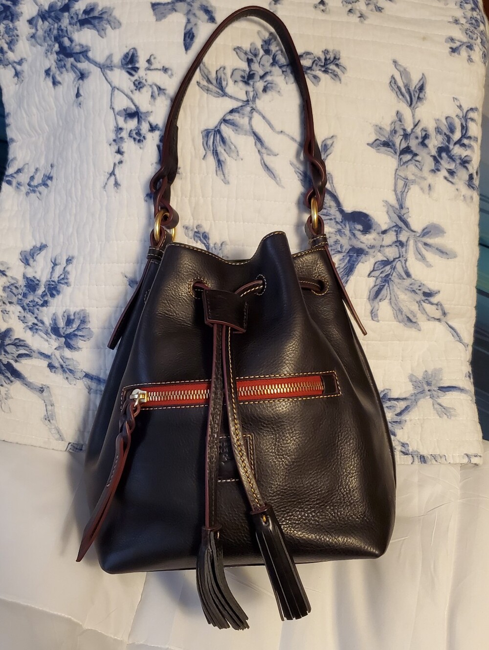 DOONEY AND BOURKE Navy Florentine Leather LOGAN Drawstring Bucket Bag NWOT